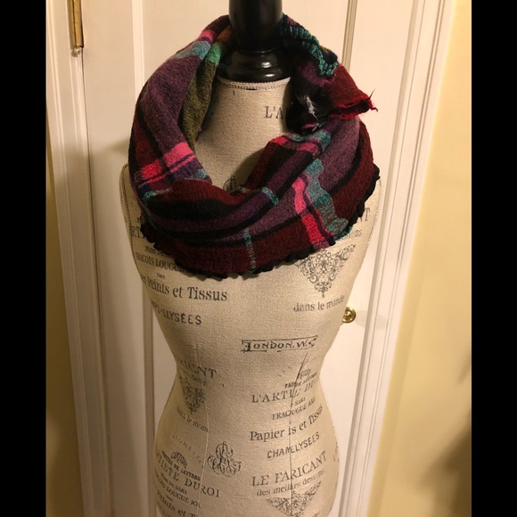 Zara Plaid Scarf - Picture 1 of 5